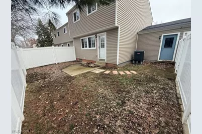 7415 N Chestnut Commons Drive, Mentor, OH 44060 - Photo 22