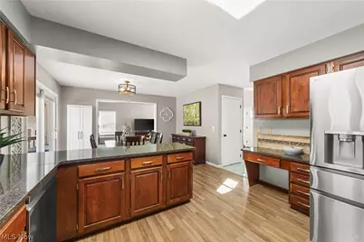 36505 Carriage Lane, Willoughby, OH 44094 - Photo 6