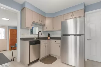 1259 E 351 Street, Eastlake, OH 44095 - Photo 10