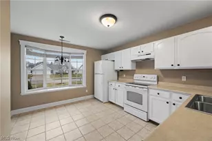 1458 Chesapeake Ave, Louisville, OH 44641 - Photo 12