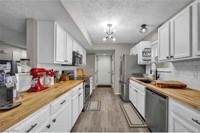 3194 Castleton Court, Akron, OH 44312 - Photo 10