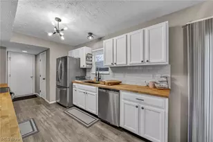 3194 Castleton Ct, Akron, OH 44312 - Photo 8