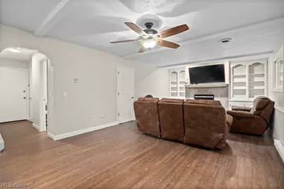 621 Van Oaks Drive, Amherst, OH 44001 - Photo 12