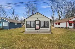 5 Stones Long Beach Dr, Ashtabula, OH 44004 - Photo 2