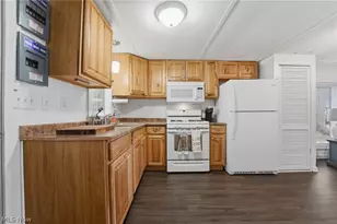 5 Stones Long Beach Dr, Ashtabula, OH 44004 - Photo 10