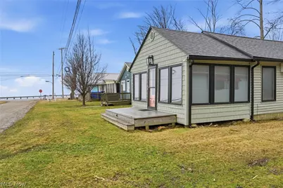 5 Stones Long Beach Drive, Ashtabula, OH 44004 - Photo 2