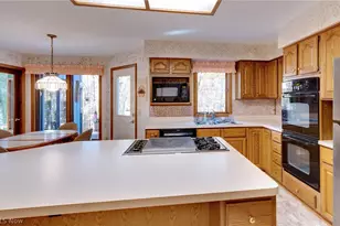 200 Greentree Circle, Aurora, OH 44202 - Photo 28