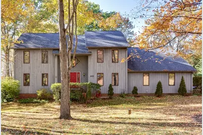 200 Greentree Circle, Aurora, OH 44202 - Photo 2