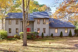 200 Greentree Circle, Aurora, OH 44202 - Photo 2