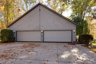 200 Greentree Circle, Aurora, OH 44202 - Photo 6