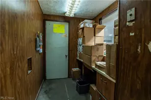 13390 Ravenna Ave NE, Hartville, OH 44632 - Photo 36