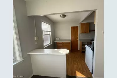2027 Warrensville Center Road #6, South Euclid, OH 44121 - Photo 6