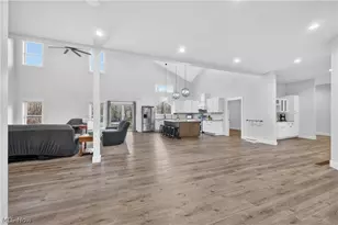 2252 Applegrove St NE, Canton, OH 44721 - Photo 6