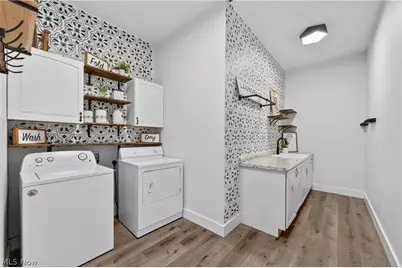 2252 Applegrove Street NE, Canton, OH 44721 - Photo 10