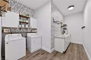 2252 Applegrove St NE, Canton, OH 44721 - Photo 10