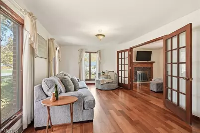 951 S Azalea Boulevard, Barberton, OH 44203 - Photo 10