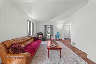 718 E Highland Ave, Ravenna, OH 44266 - Photo 8