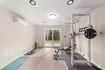 17912 Lomond Boulevard, Huber Heights, OH 44122 - Photo 8