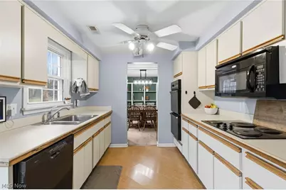 8678 Apple Hill Road, Chagrin Falls, OH 44023 - Photo 8