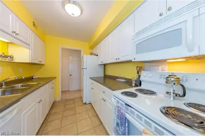 13710 Shaker Boulevard #405, Loveland, OH 44120 - Photo 12