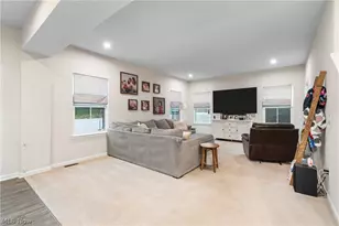 2277 Orchard Cir, Ravenna, OH 44266 - Photo 10