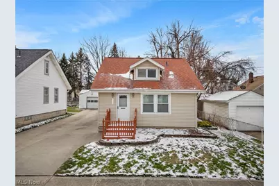 526 Clifford Avenue, Akron, OH 44301 - Photo 1