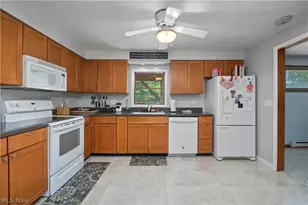 2565 Abbe Rd, Sheffield Village, OH 44054 - Photo 4