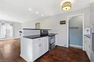 483 E 330th St, Willowick, OH 44095 - Photo 8