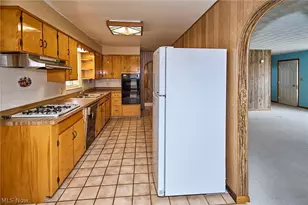 613 S Court St, Harrisville, WV 26362 - Photo 8