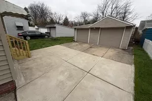 11005 Brunswick Ave, Garfield Heights, OH 44125 - Photo 2