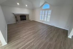 5913 Oak Point Rd, Lorain, OH 44053 - Photo 4