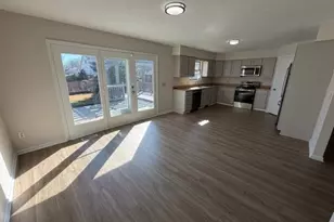 5913 Oak Point Rd, Lorain, OH 44053 - Photo 6