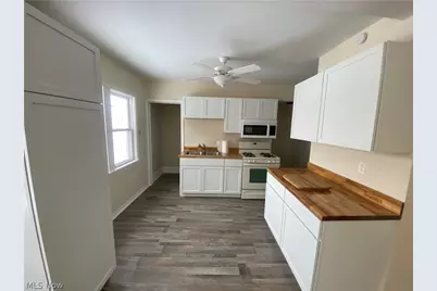 8221 Grand Division Avenue, Loveland, OH 44125 - Photo 4