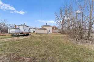 1014 9th St NE, Canton, OH 44704 - Photo 6