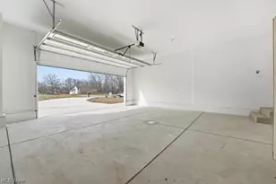 911 Dogwood Dr, Hubbard, OH 44425 - Photo 26