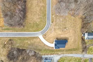 911 Dogwood Dr, Hubbard, OH 44425 - Photo 32