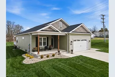 911 Dogwood Drive, Hubbard, OH 44425 - Photo 2