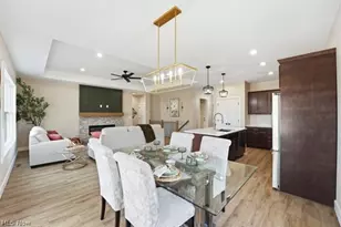 911 Dogwood Dr, Hubbard, OH 44425 - Photo 8