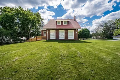 545 Pittsburg Avenue NW, North Canton, OH 44720 - Photo 2