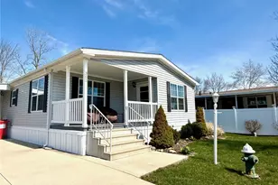 362 Pin Oak Cir, Elyria, OH 44035 - Photo 2