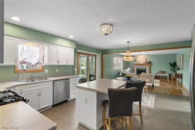 4469 Shelly Drive, Green Hills, OH 44131 - Photo 8