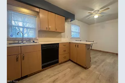 3824 Valacamp Avenue SE, Warren, OH 44484 - Photo 12