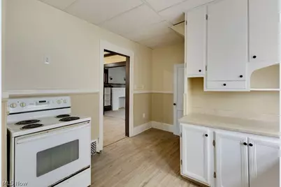 1007 Delia Avenue, Akron, OH 44320 - Photo 4