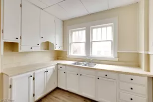 1007 Delia Ave, Akron, OH 44320 - Photo 6