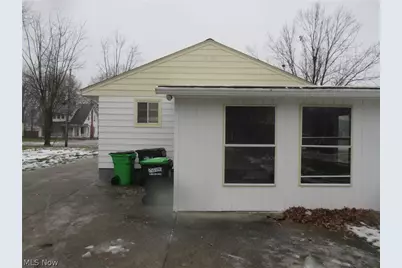 1811 E 298th Street, Wickliffe, OH 44092 - Photo 4