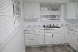 1811 E 298th St, Wickliffe, OH 44092 - Photo 8