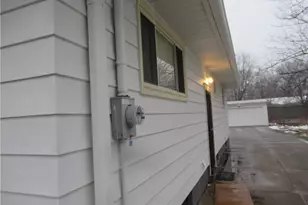 1811 E 298th St, Wickliffe, OH 44092 - Photo 2