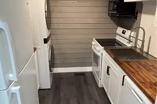 216 Moore Rd, Avon Lake, OH 44012 - Photo 2