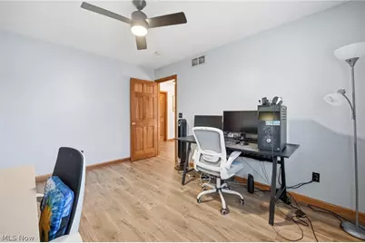 2031 Celestial Drive NE, Warren, OH 44484 - Photo 32