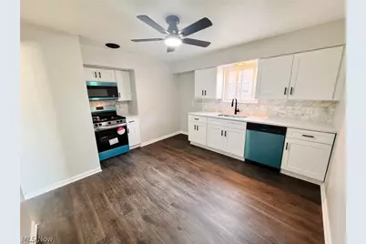 2907 Snow Road #up, Parma, OH 44134 - Photo 2